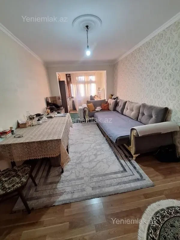 Satılır 2 otaqlı köhnə tikili 56 m²