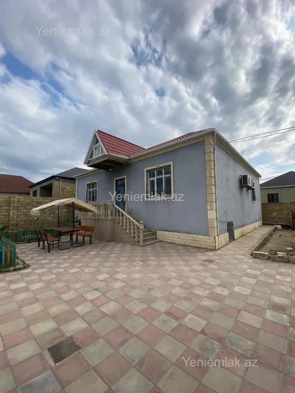 Satılır 4 otaqlı həyət evi 160 m²