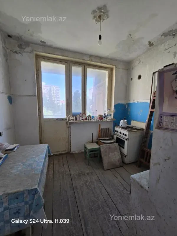 Satılır 2 otaqlı köhnə tikili 56 m²