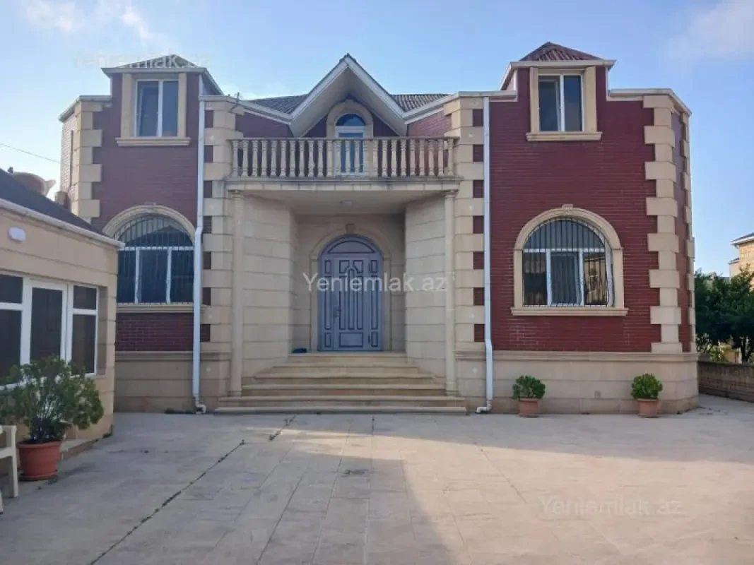 Satılır 5 otaqlı həyət evi 360 m²