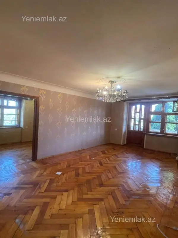 Satılır 2 otaqlı köhnə tikili 45 m²