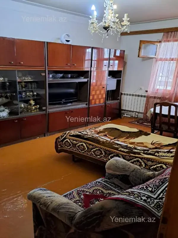 Satılır 5 otaqlı köhnə tikili 110 m²