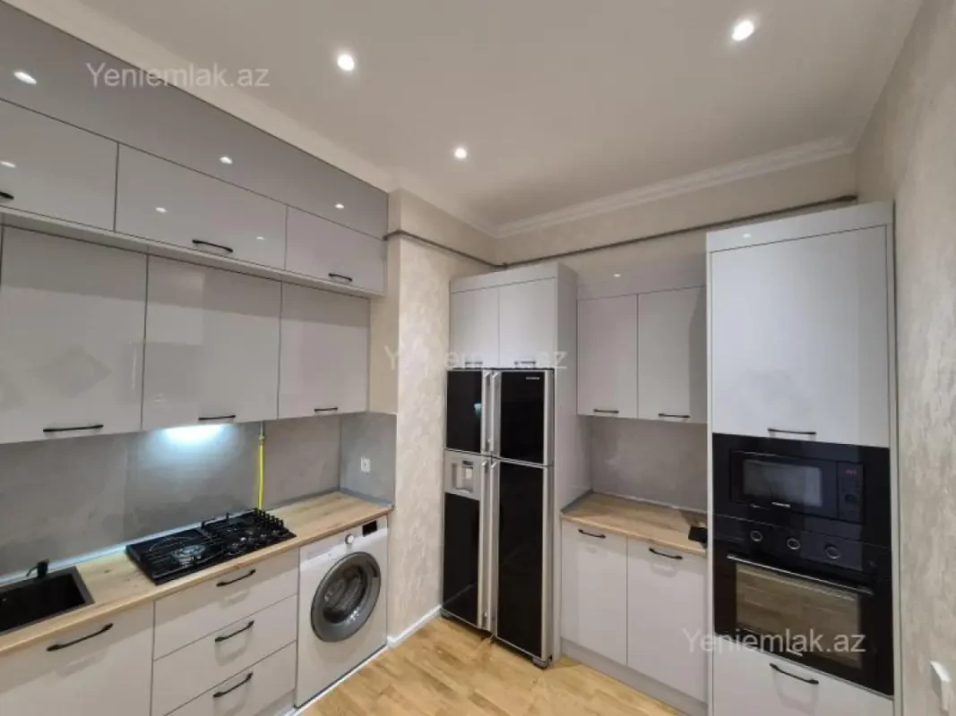Satılır 2 otaqlı yeni tikili 70 m²