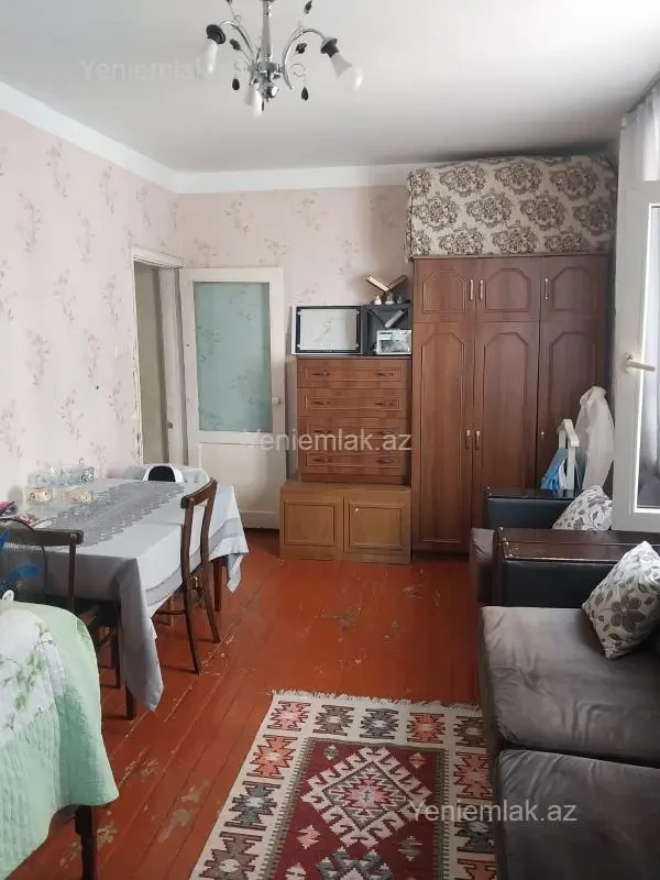 Satılır 1 otaqlı köhnə tikili 34 m²