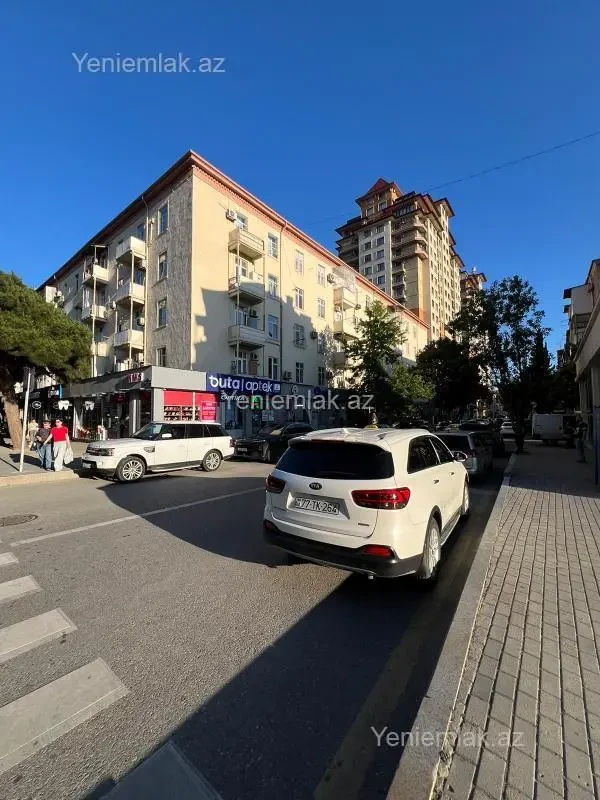 Satılır 3 otaqlı köhnə tikili 75 m²