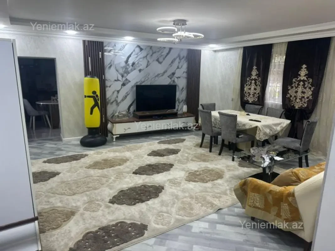 Satılır 4 otaqlı köhnə tikili 100 m²