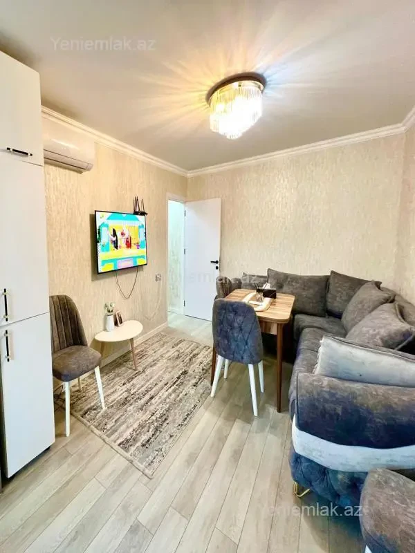 Satılır 2 otaqlı köhnə tikili 40 m²
