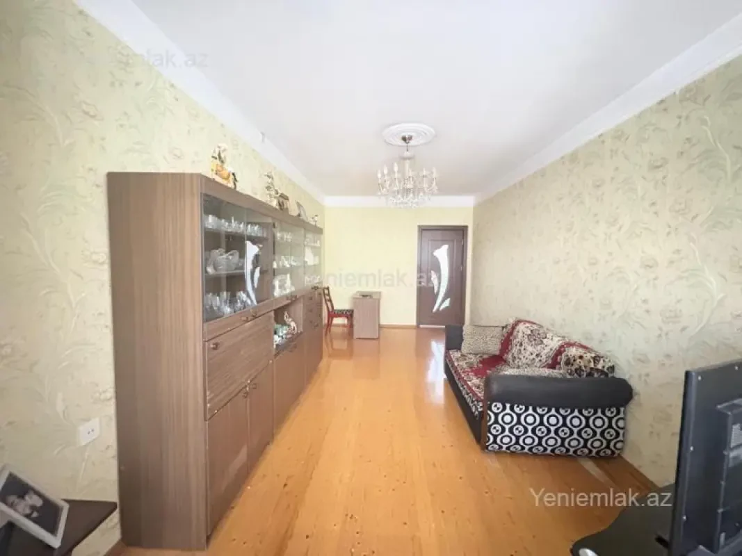 Satılır 2 otaqlı köhnə tikili 70 m²