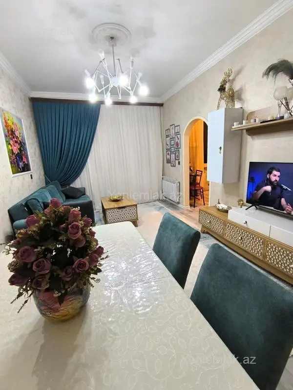 Satılır 2 otaqlı köhnə tikili 55 m²