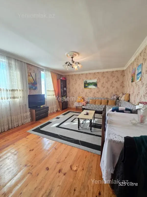 Satılır 3 otaqlı köhnə tikili 80 m²