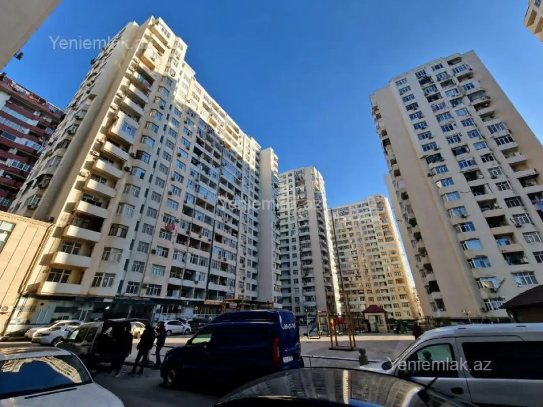 Satılır 3 otaqlı yeni tikili 125 m²