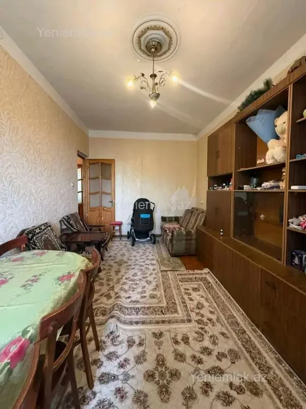 Satılır 3 otaqlı köhnə tikili 85 m²