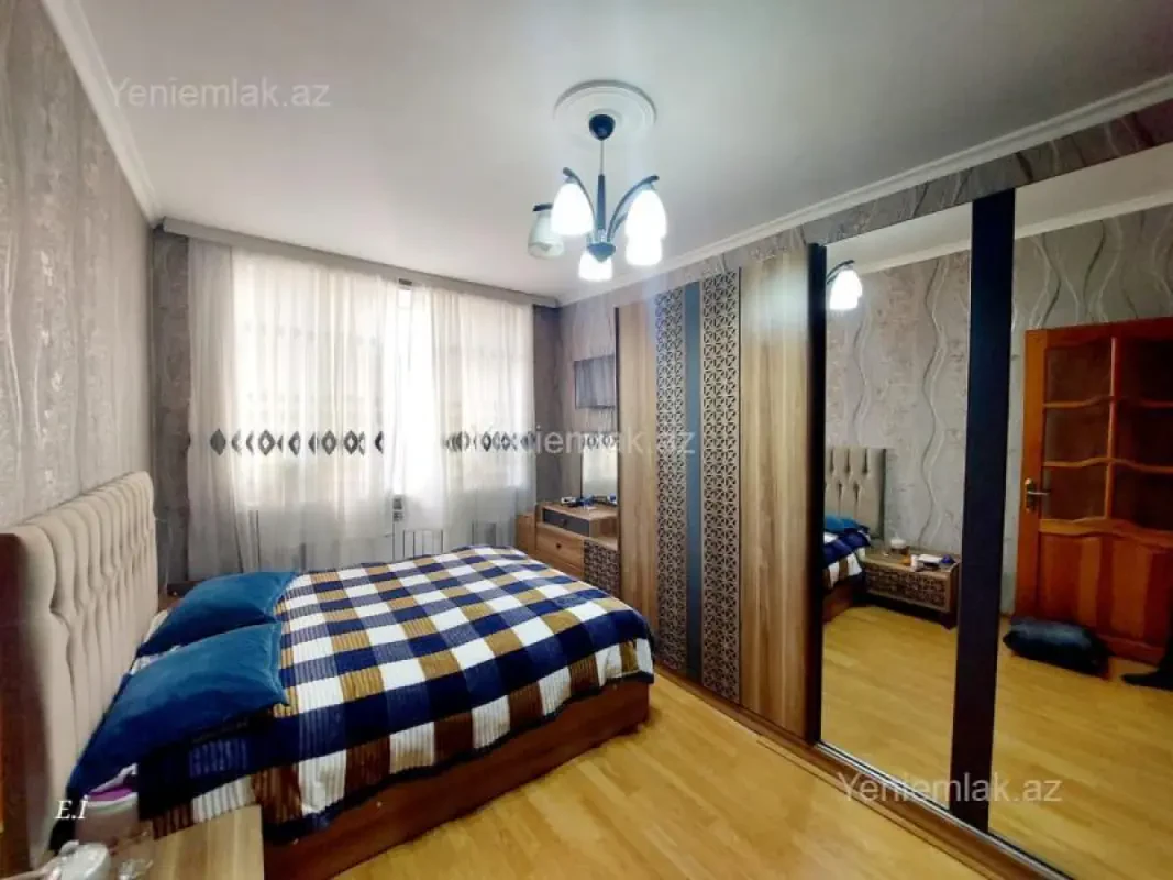 Satılır 2 otaqlı köhnə tikili 56 m²