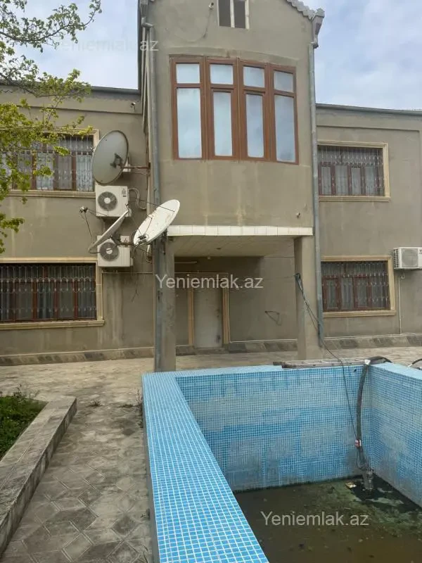 Satılır 6 otaqlı həyət evi 290 m²