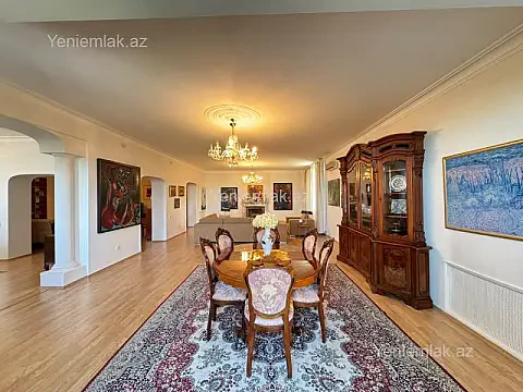 Satılır 5 otaqlı köhnə tikili 300 m² — Bakı, Yasamal 5 otaq 300.00 m²