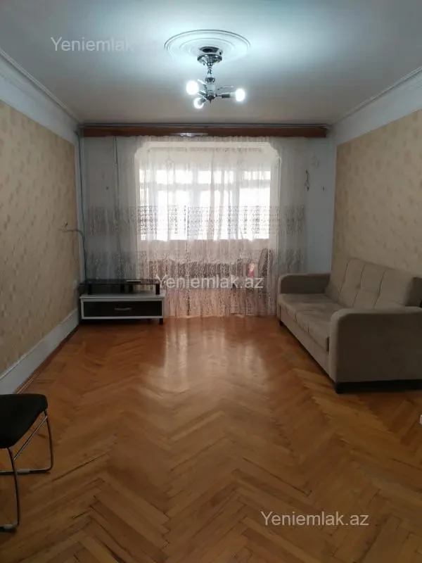 Satılır 2 otaqlı köhnə tikili 52 m²