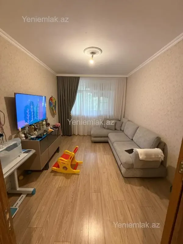 Satılır 2 otaqlı köhnə tikili 56 m²