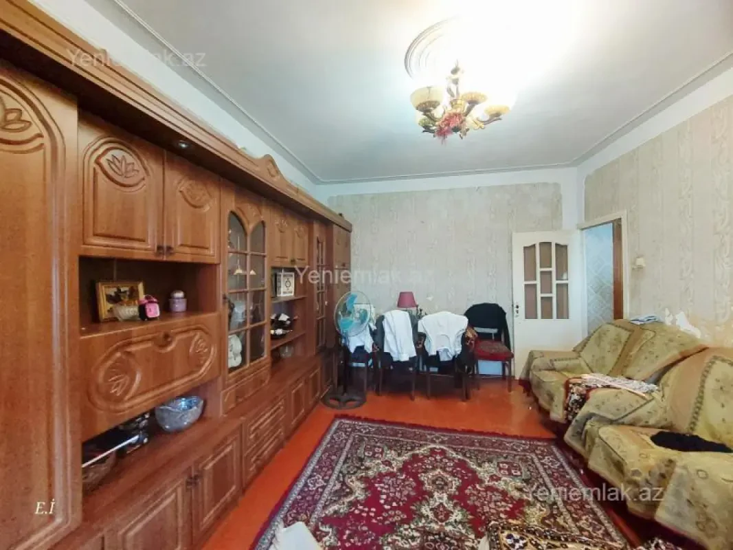 Satılır 3 otaqlı köhnə tikili 79 m²