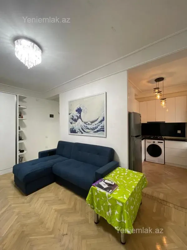 Satılır 1 otaqlı köhnə tikili 35 m²