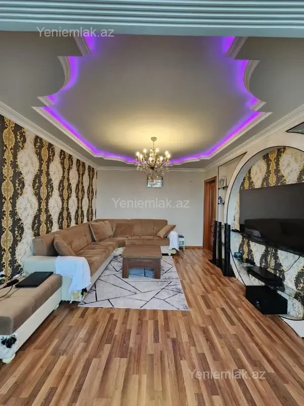 Satılır 4 otaqlı köhnə tikili 85 m²