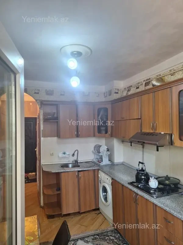 Satılır 2 otaqlı köhnə tikili 78 m²