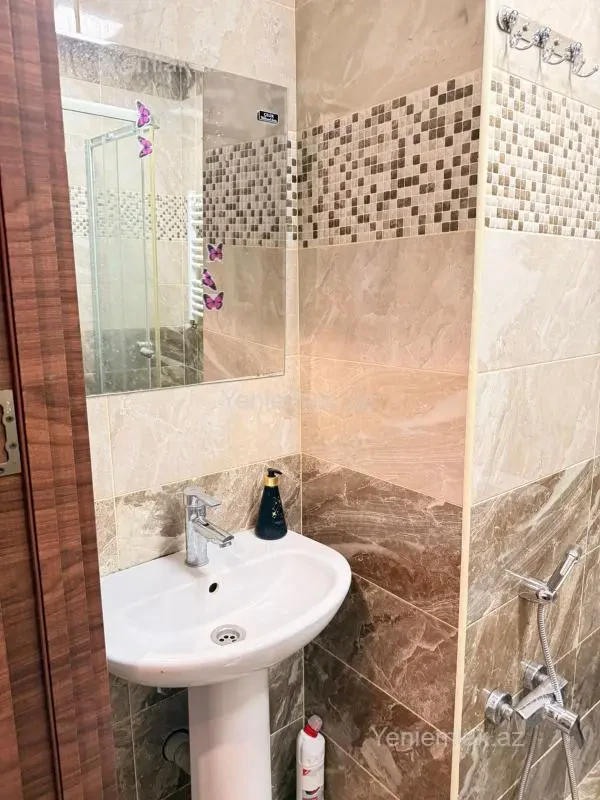 Satılır 1 otaqlı yeni tikili 42 m²