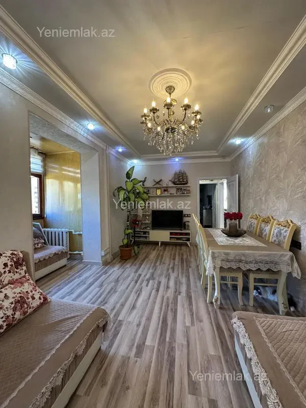 Satılır 2 otaqlı köhnə tikili 60 m²