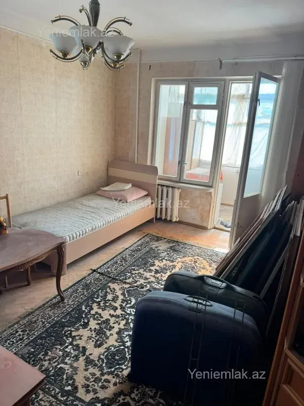 Satılır 1 otaqlı köhnə tikili 48 m²