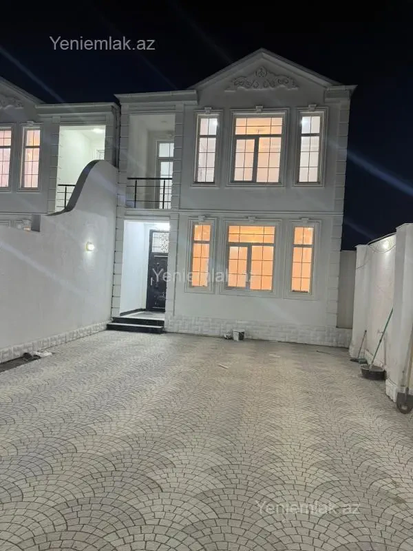 Satılır 5 otaqlı həyət evi 180 m²