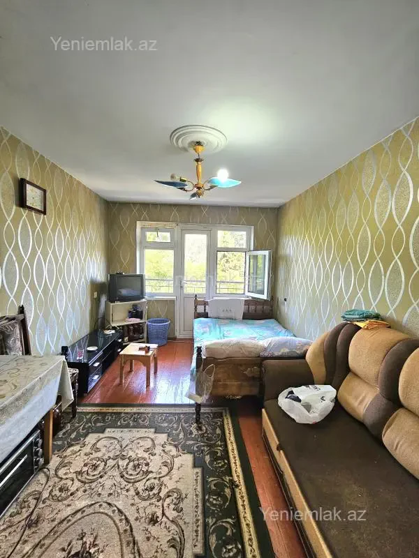 Satılır 1 otaqlı köhnə tikili 33 m²