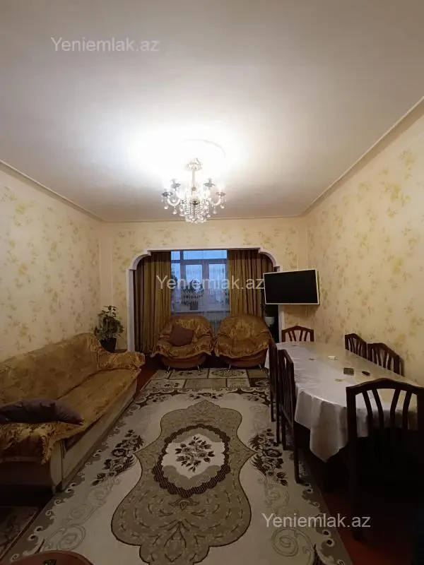 Satılır 5 otaqlı köhnə tikili 100 m²