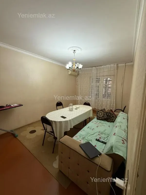Satılır 3 otaqlı köhnə tikili 80 m²