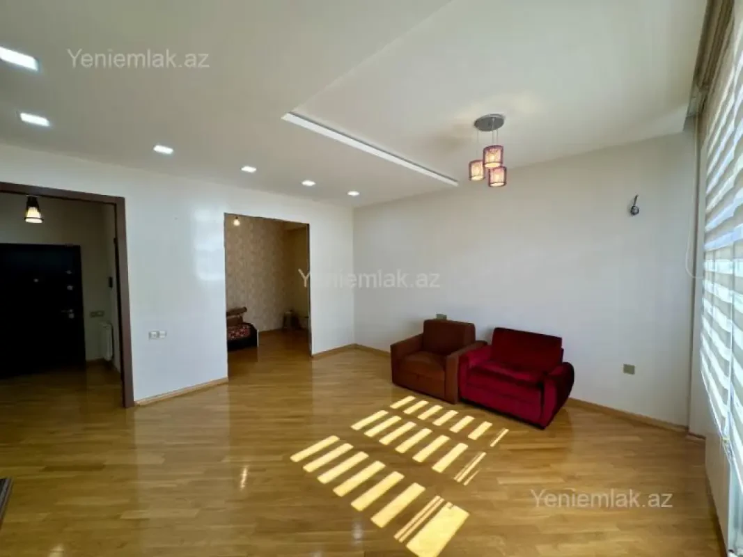 Satılır 3 otaqlı yeni tikili 105 m²