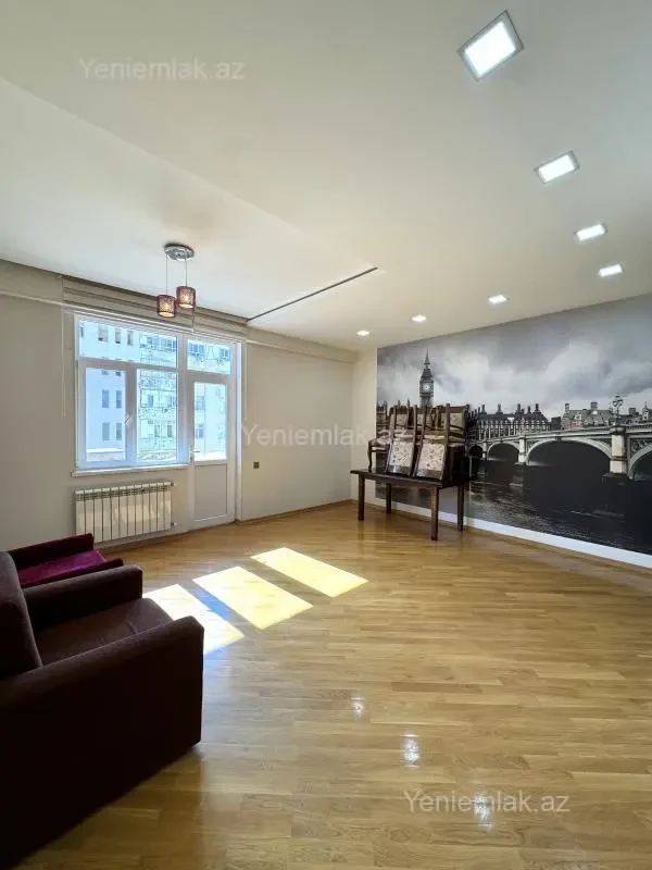 Satılır 3 otaqlı yeni tikili 105 m²