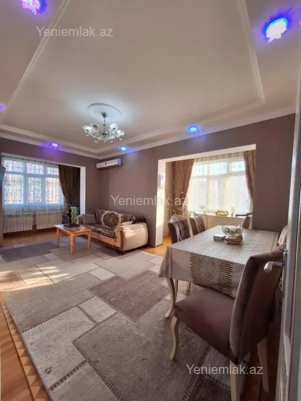 Satılır 2 otaqlı köhnə tikili 65 m²