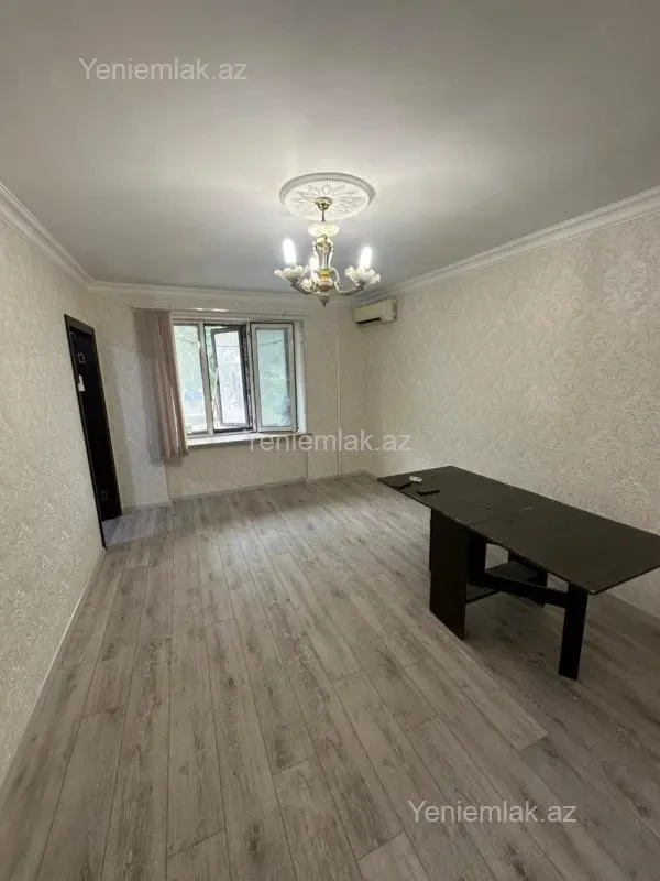 Satılır 2 otaqlı köhnə tikili 40 m²