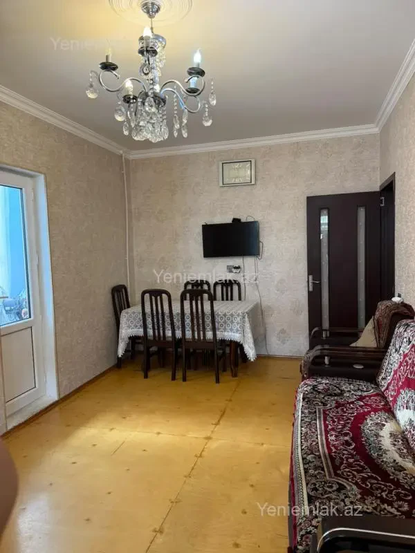 Satılır 2 otaqlı köhnə tikili 55 m²