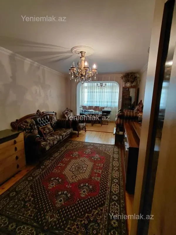 Satılır 4 otaqlı köhnə tikili 90 m²