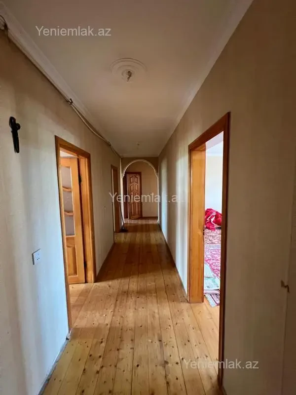 Satılır 5 otaqlı köhnə tikili 100 m²