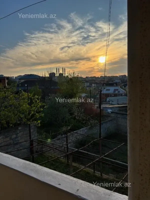 Satılır 4 otaqlı həyət evi 165 m²