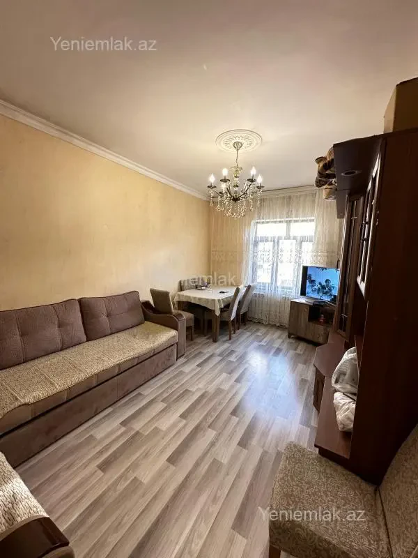 Satılır 2 otaqlı köhnə tikili 55 m²