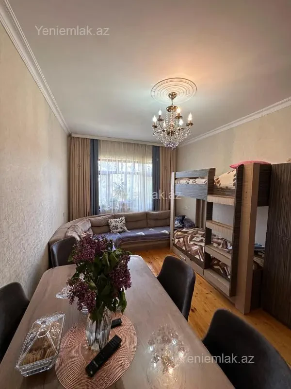 Satılır 2 otaqlı köhnə tikili 55 m²