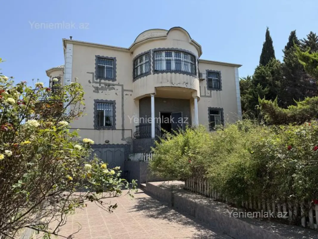 Satılır 6 otaqlı həyət evi 480 m²