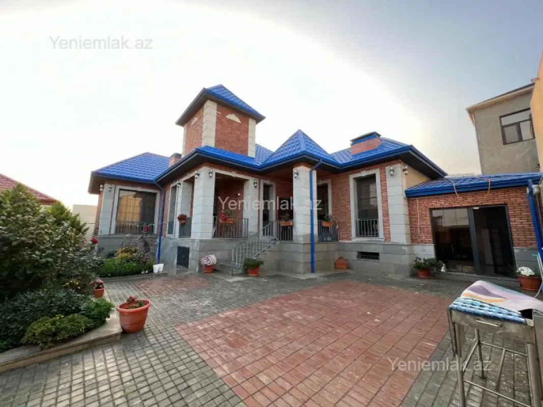 Satılır 4 otaqlı həyət evi 160 m²