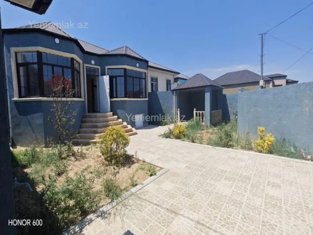Satılır 4 otaqlı həyət evi 125 m²