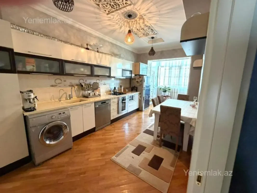 Satılır 3 otaqlı yeni tikili 115 m²