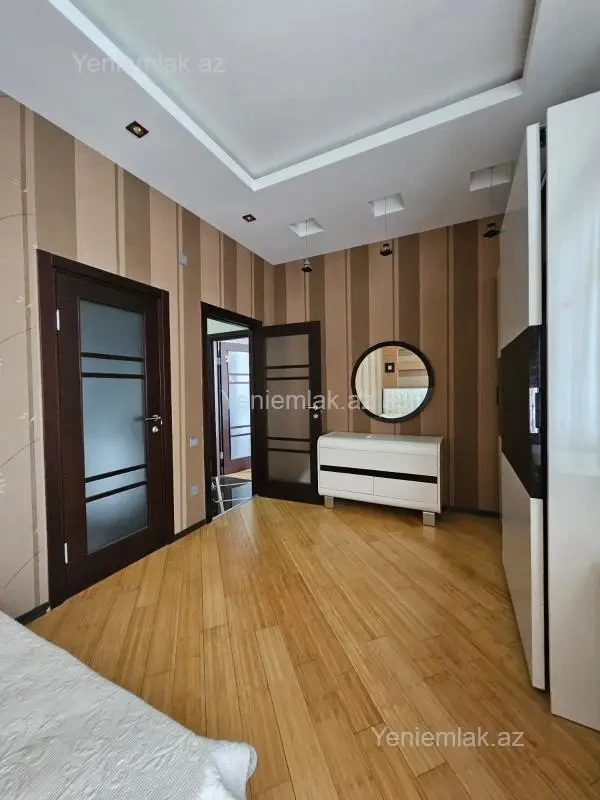 Satılır 3 otaqlı yeni tikili 137 m²