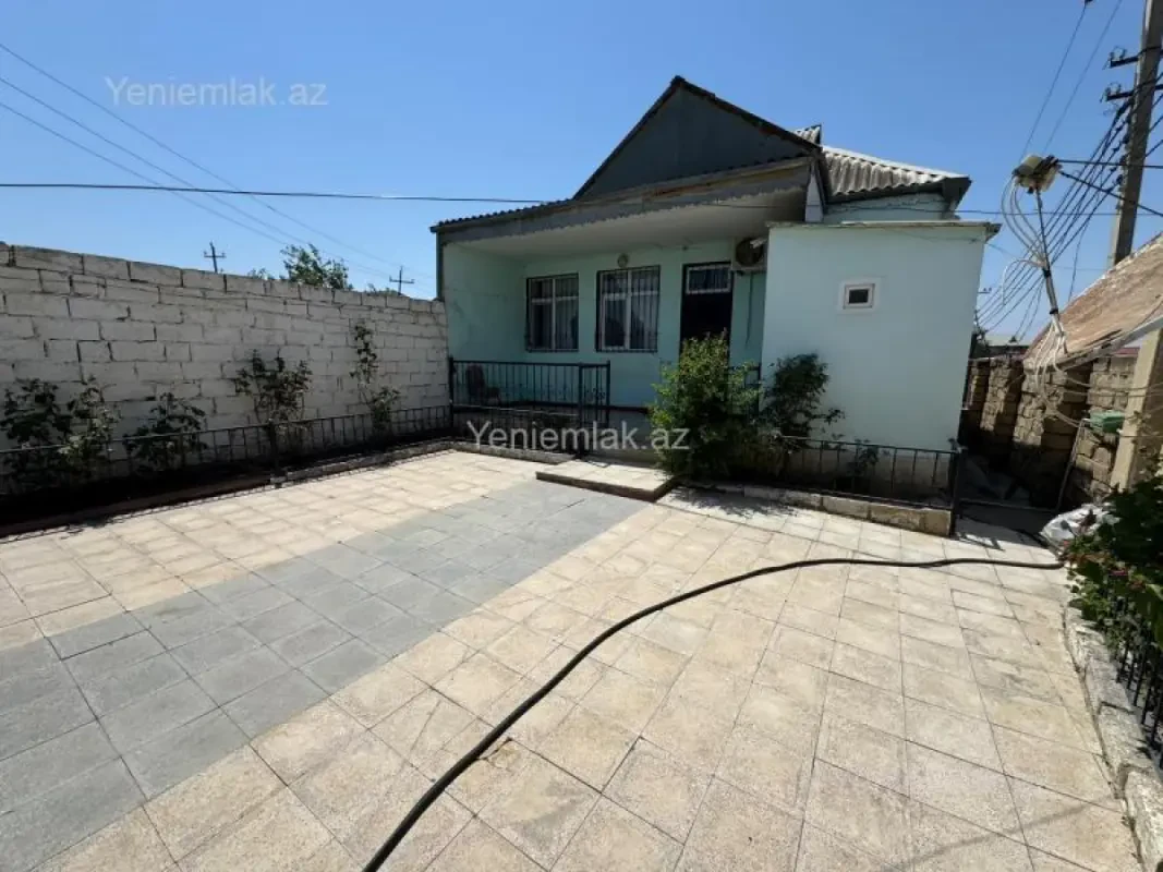 Satılır 3 otaqlı həyət evi 100 m²