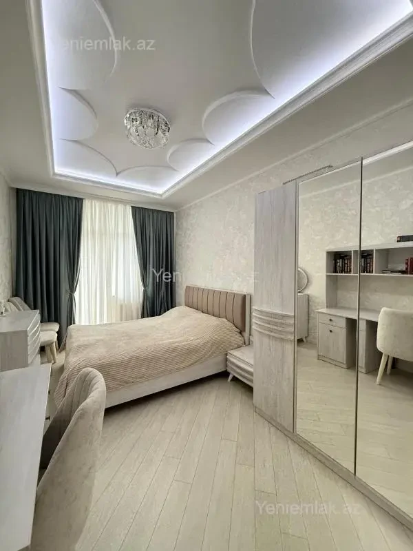Satılır 3 otaqlı yeni tikili 100 m²