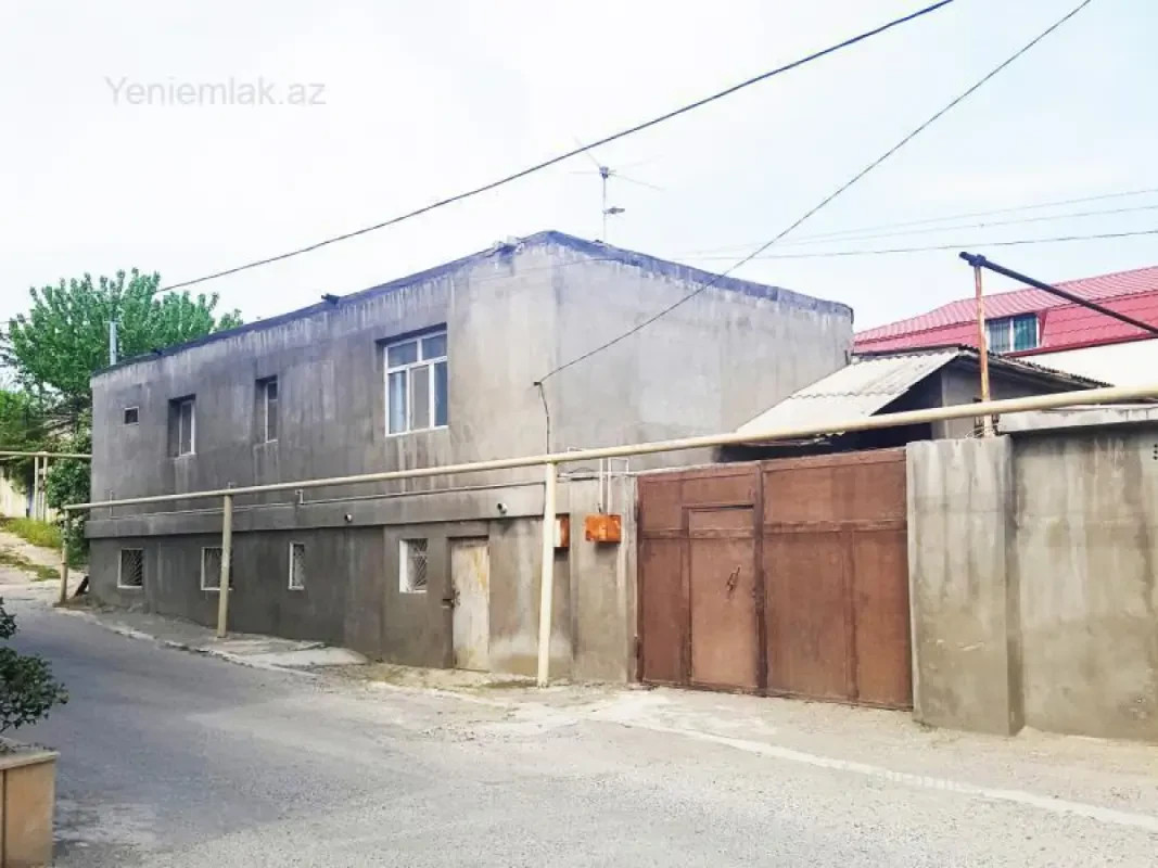 Satılır 6 otaqlı həyət evi 300 m²